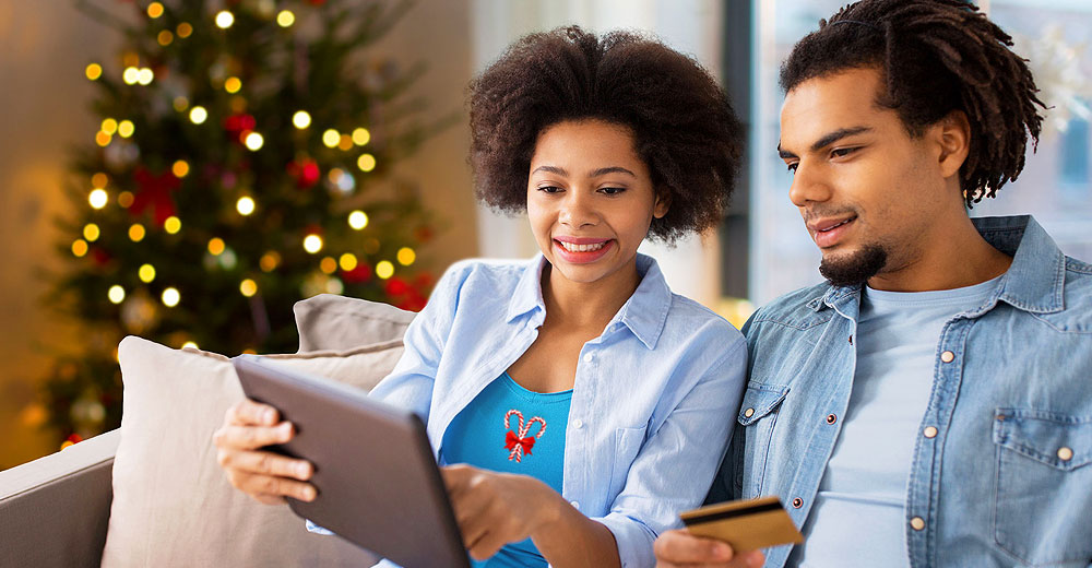 Holiday-Shopping-Couple